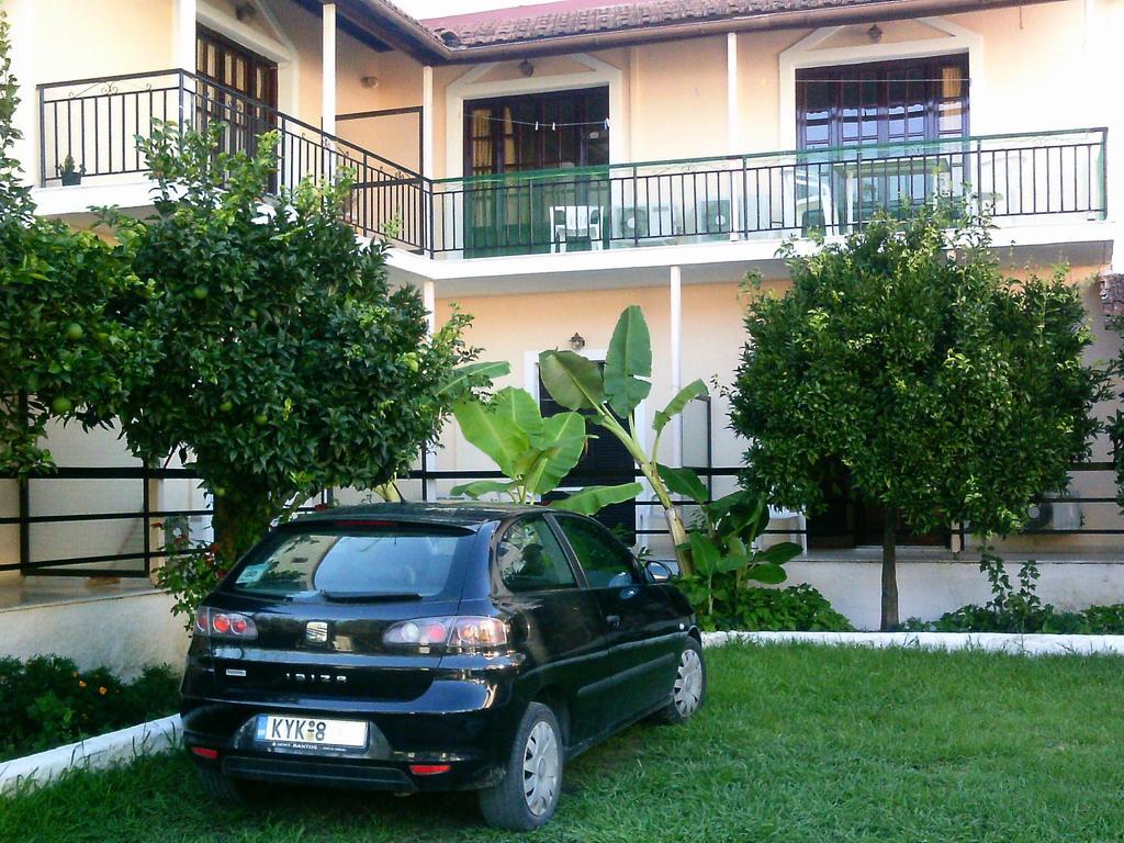 Georgina Family Apartments Mesongí Exterior foto